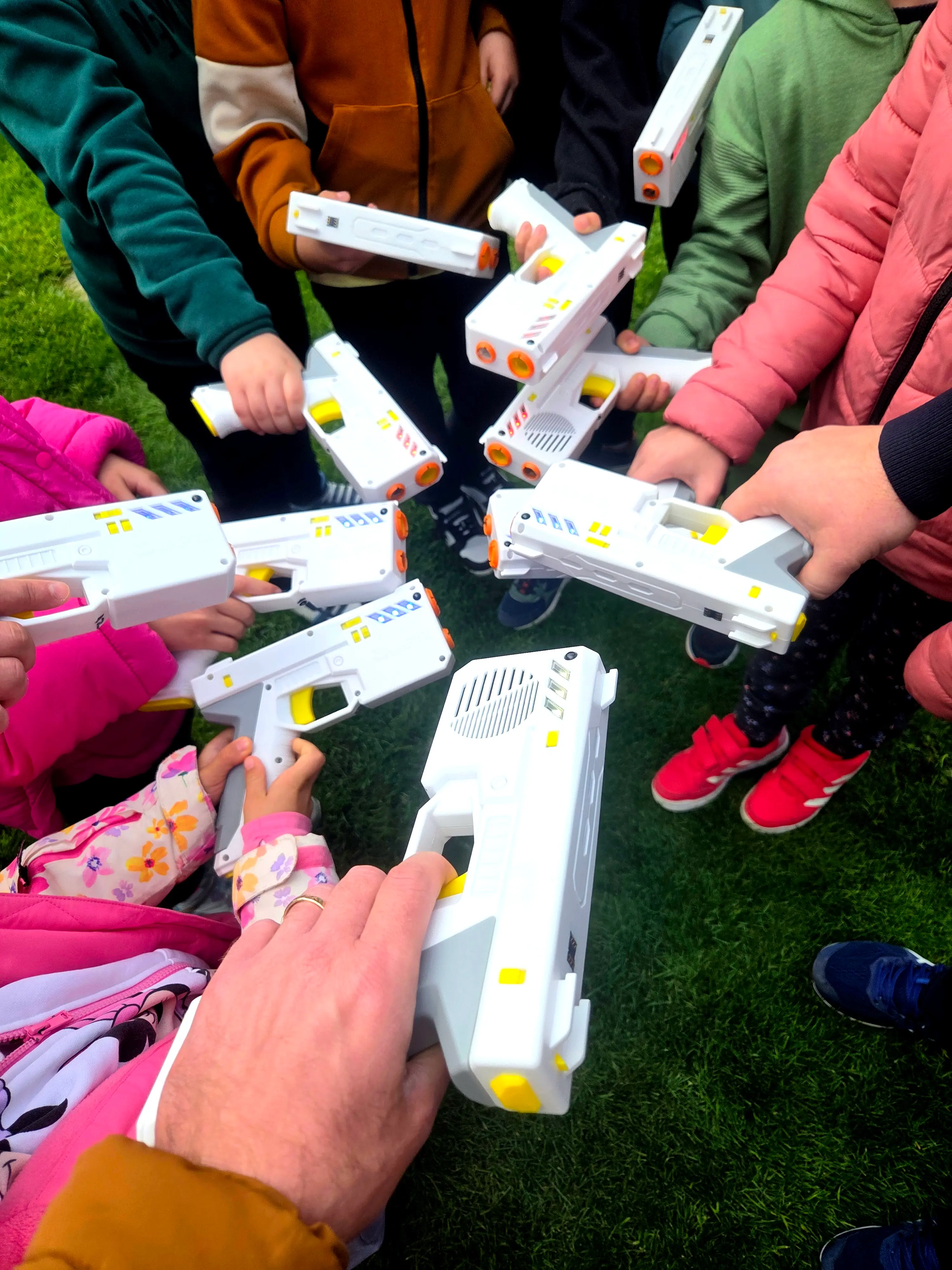 Arenă Laser Tag Pachet Avansat cu obstacole gonflabile, eveniment Otopeni