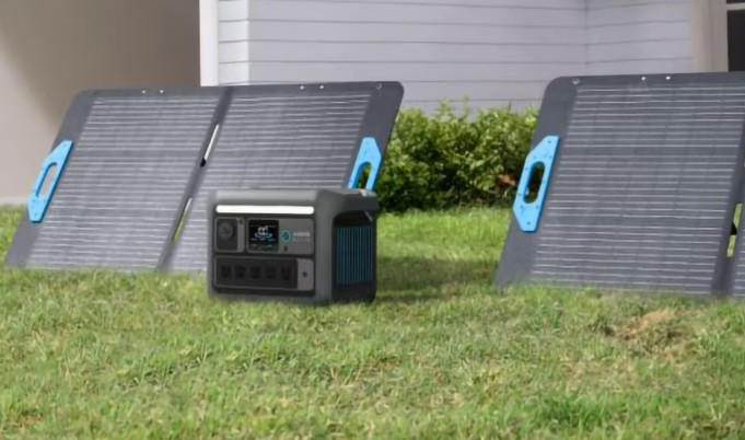Portable power station and solar panel rental